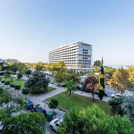 City Moon Seafront 3-Bedroom Apt By Halu! Thessaloniki Exterior photo