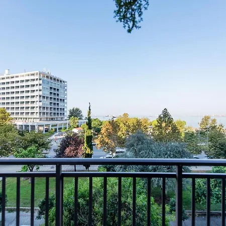 City Moon Seafront 3-Bedroom Apt By Halu! Thessaloniki Exterior photo