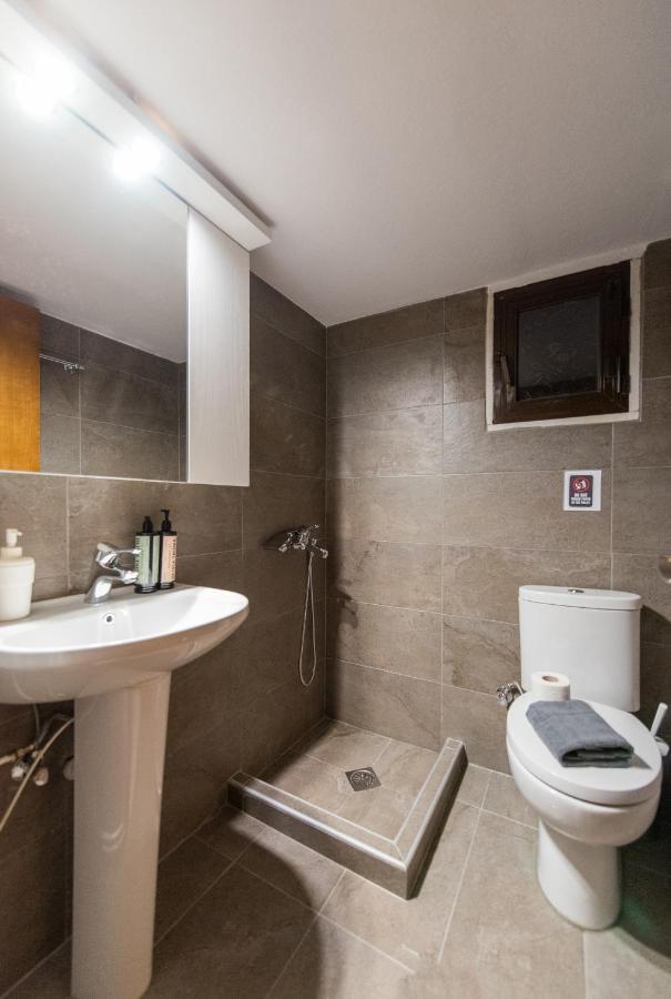 Moon Seafront 3-bedroom By Halu! Θεσσαλονίκη